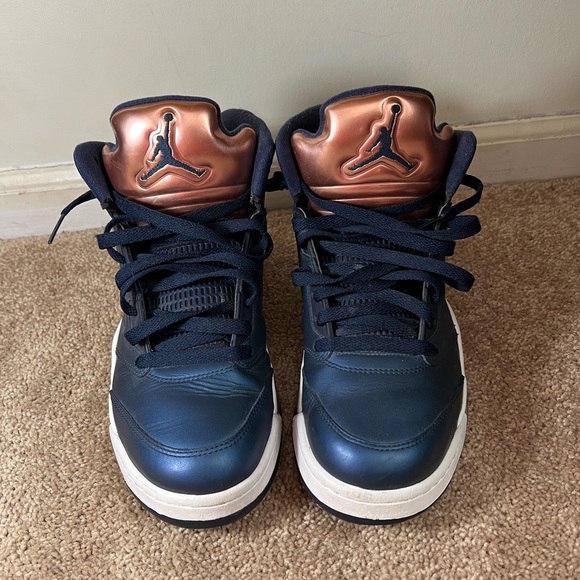 Good condition Air Jordan 5 “Bronze”
Obsidian/Red Bronze-Bright Grape size 10 - Picture 1 of 5
